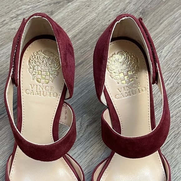 Vince Camuto Carlotte Pointy Toe Pump - Picture 9 of 12